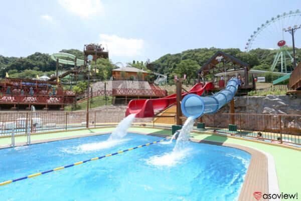東京サマーランドの屋外プールが10月1日まで営業中！スリル満点のプールを楽しもう！