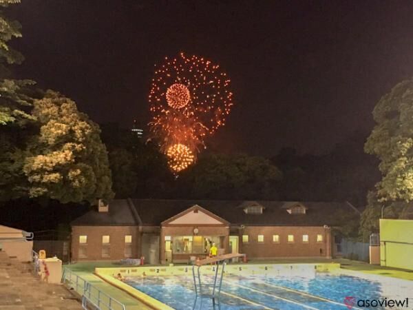横浜市「元町公園プール」がオープン！絶好のロケーションで星空の下泳ごう！