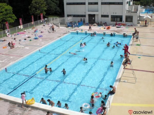 千葉 白井市民プールで3種類の屋外プールと2つのスライダーを満喫 17年7月21日 ウーマンエキサイト 1 3