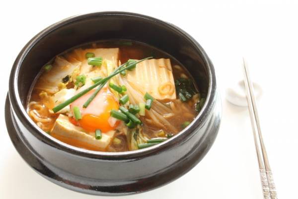 迷ったらこれ！冬こそ選びたいダイエット鍋3つ