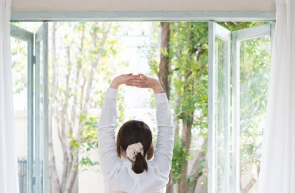 朝ストレッチ☆寒い日でも30秒で代謝アップ！