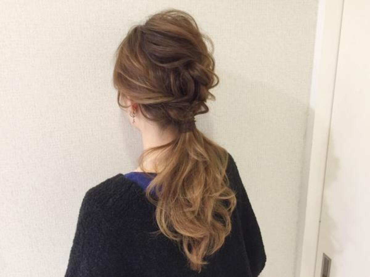 ねじり くるりんぱで完成 ネジリンパポニテのヘアアレンジ サマリ ウーマンエキサイト 1 2