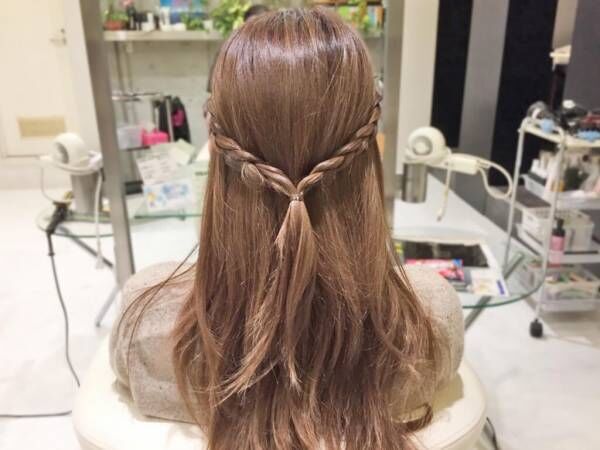 三つ編みハーフアップをマスターしよう！簡単ヘアアレンジで大人かわいいスタイルに♡