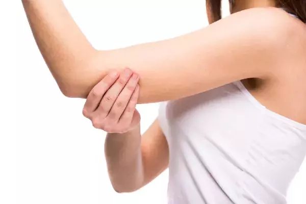 女性の腕
