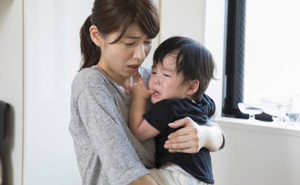 後追いが激しい赤ちゃん。ずっと抱っこしていたほうがいいの？【ラクに楽しく♪特集】