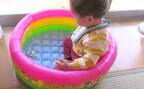 水遊びだけじゃない。0歳児の遊びに「ビニールプール」が大活躍！