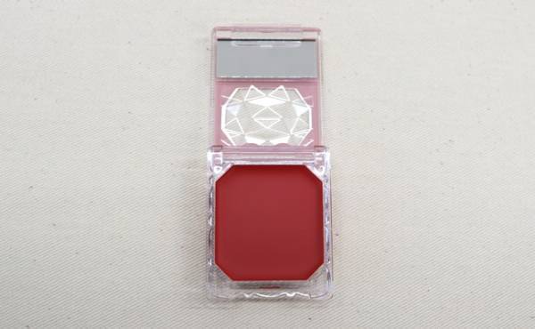 【多機能コスメ】1つで何役もこなして時短でメイク＆ポーチがスッキリ！