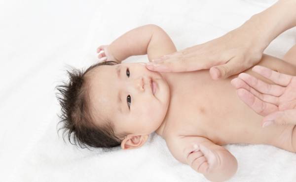 ネットの情報には要注意！赤ちゃんの正しいスキンケア、知っていますか？