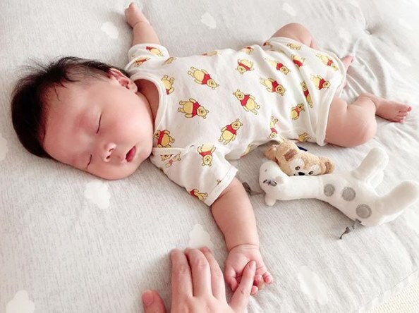 これで1290円⁈ユニクロ「ディズニー4点セット」が超かわいい！