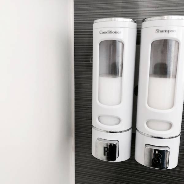 頑固なカビが驚くほど落ちる！？話題のカビ取りジェルが梅雨に大活躍★