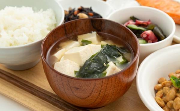 痩せた人が始めてた「お味噌汁ファースト」って？