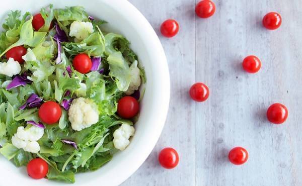 サラダの頻度が多いと痩せられないワケって？？