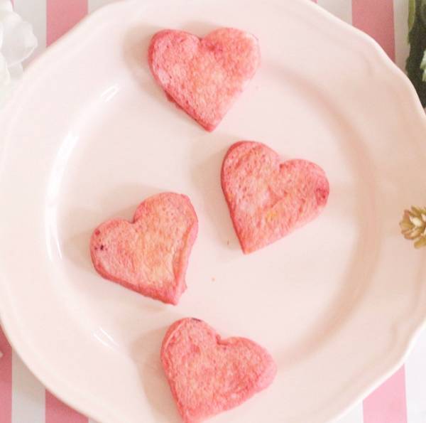 簡単かわいい♡子どもが喜ぶピンキーフレンチトースト【管理栄養士監修】