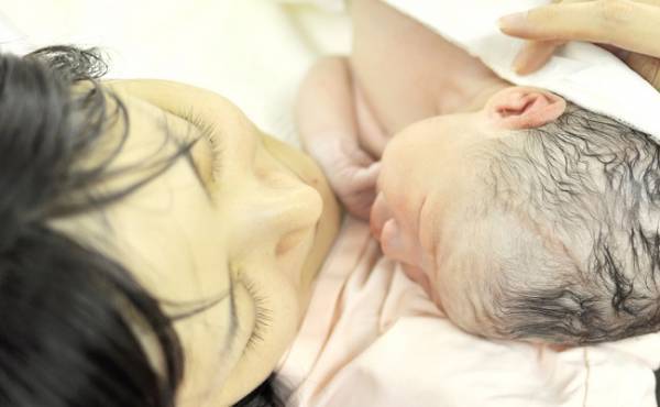 本当に助かった…会陰切開の傷の痛みをやわらげてくれた先輩ママの贈り物