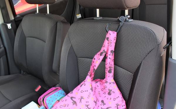 【100均】地味だけど大活躍！ダイソーの「回る」フックが使いやすい！