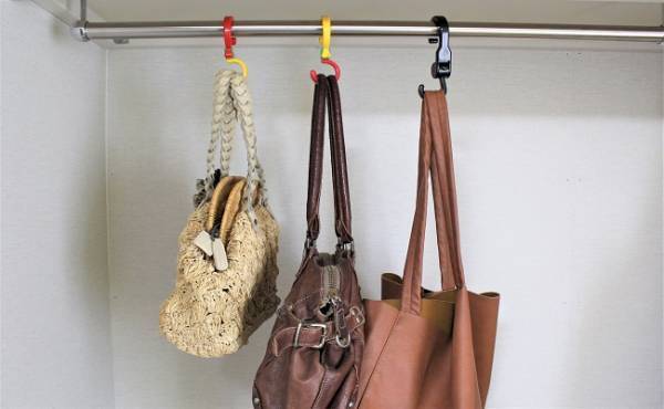 【100均】地味だけど大活躍！ダイソーの「回る」フックが使いやすい！