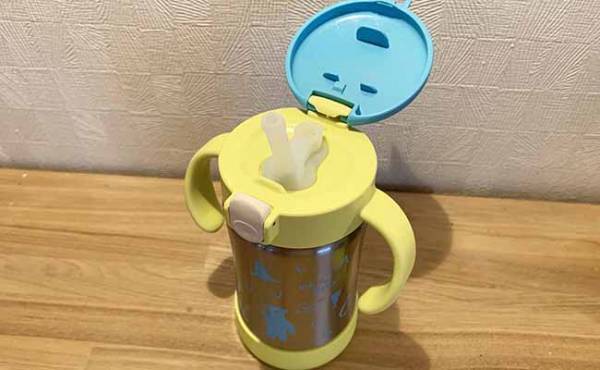 夏のお出かけに便利！リッチェル「トライ 保冷ストローマグ」