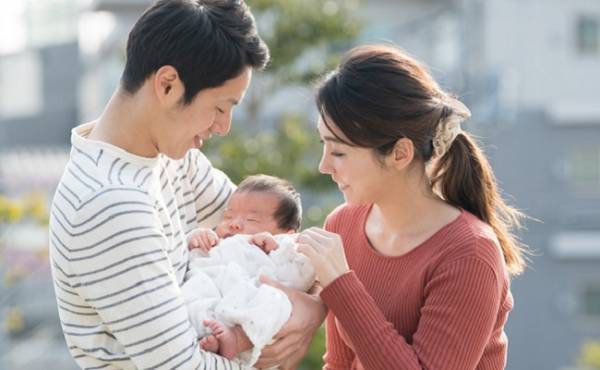 子どもを育てられないママと授からなかった夫婦の出会い【特別養子縁組】