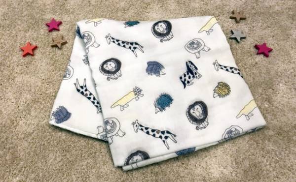 【ユニクロ新作】売り切れ必至！北欧リサラーソンのおくるみがおしゃれ！