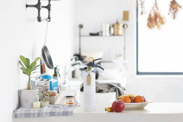 出産ギフトにもおすすめ！おしゃれすぎるモノトーンな消火器【防災の日】