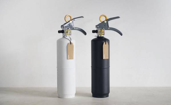 出産ギフトにもおすすめ！おしゃれすぎるモノトーンな消火器【防災の日】