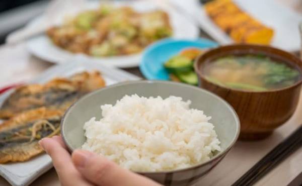 妊娠中、赤ちゃんのためにママは何を食べればいい？【助産師が解説！】