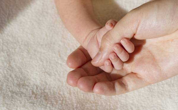 分娩所要時間は43時間。4日間の壮絶な陣痛を乗り越えて【体験談】