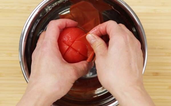 離乳食のトマトの湯むきのイメージ
