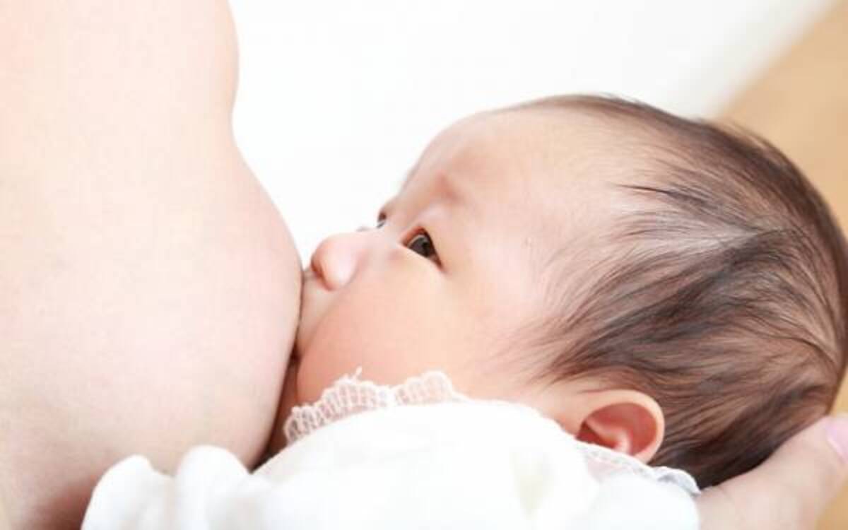 夜中の授乳はいらない 小児科医がムダ育児を省きます 母乳育児編 ラクに楽しく 特集 2019年9月30日 ウーマンエキサイト 1 3