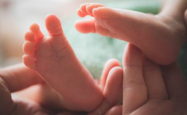 出生数過去最低と話題！120万視聴の感動の出産動画で命について考える