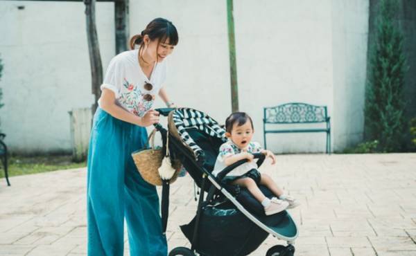 赤ちゃんとの外出はいつからOK？お出かけの持ち物、洋服や注意点は？！