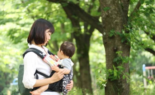 赤ちゃんとの外出はいつからOK？お出かけの持ち物、洋服や注意点は？！