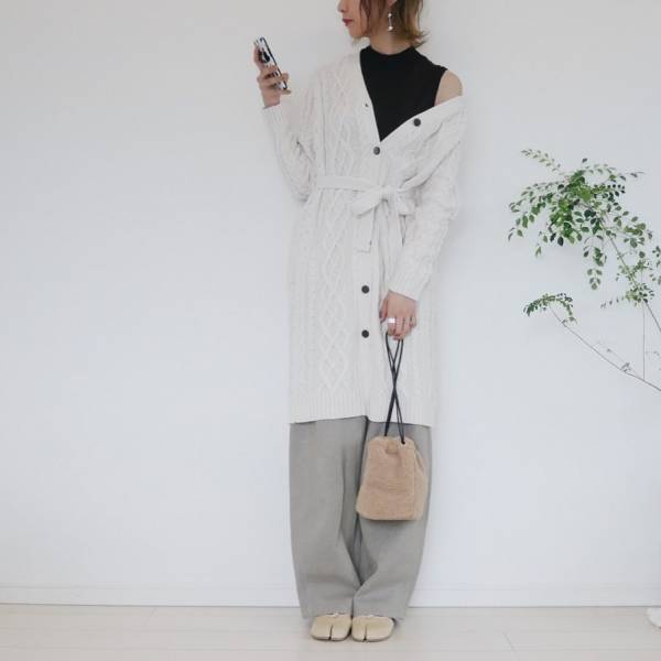 【GU】着ぶくれしない？！「ケーブルニットロングガウン」に注目！