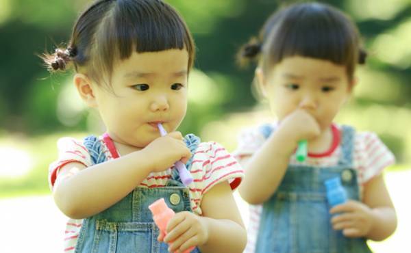 年子や双子の赤ちゃんの公園遊びがラクになるコツ！【ラクに楽しく♪特集】
