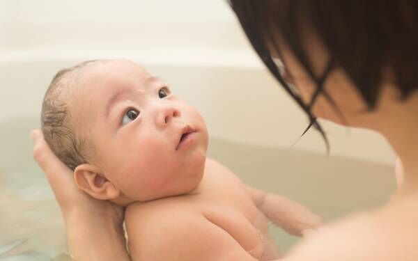 お風呂は毎日入らなくていいの 小児科医がムダ育児を省きます お風呂編 ラクに楽しく 特集 2019年12月7日 ウーマンエキサイト 1 2