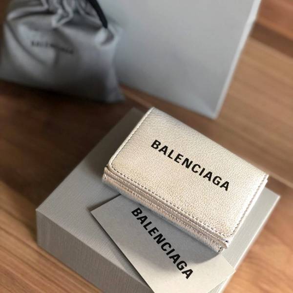 ご褒美買い♡この冬GETしたい！憧れのハイブランドミニ財布6選