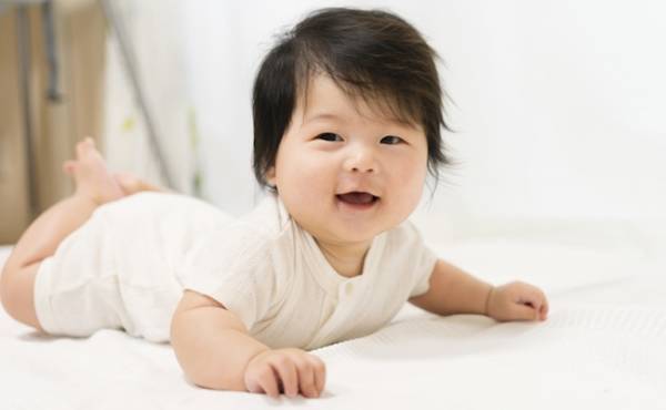 【生後4～5カ月】首がすわった赤ちゃんとできる心を育む遊び方