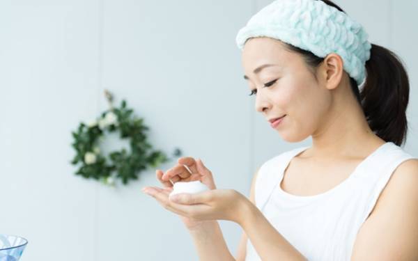 いつもの洗顔料を●●するだけ！くすみ肌がワントーン明るく！【体験談】