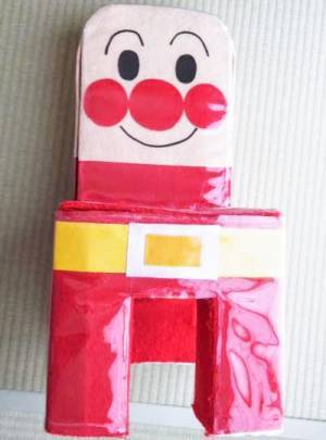 クオリティ高すぎ？！ アンパンマンの椅子を牛乳パックで作ってみた！