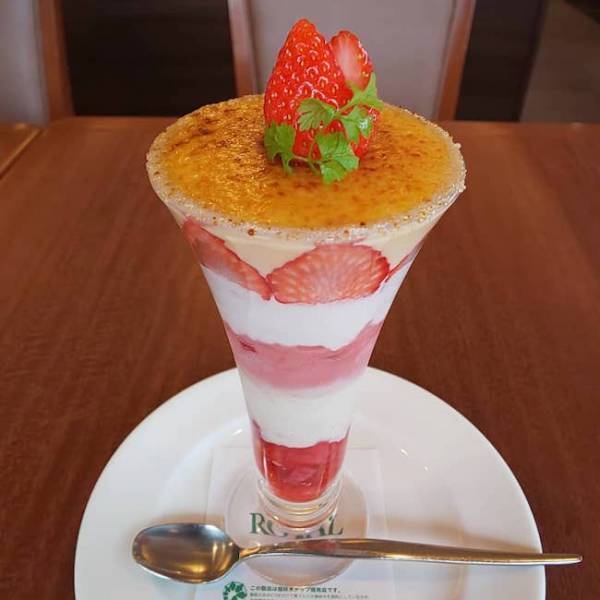 「ファミレス史上最高」とバズったあのパフェの新作がおいしすぎてヤバい