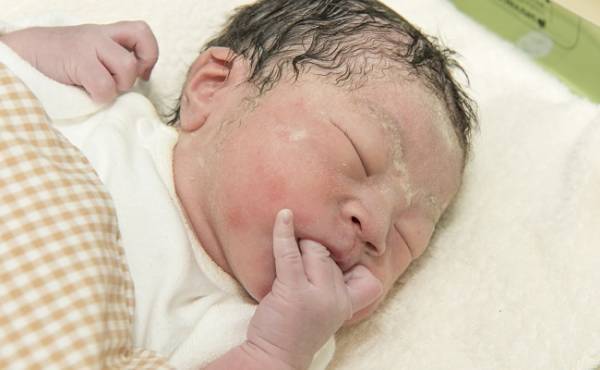 陣痛なしで子宮口8cm？！ ビッグベビーをスピード出産【出産体験談】