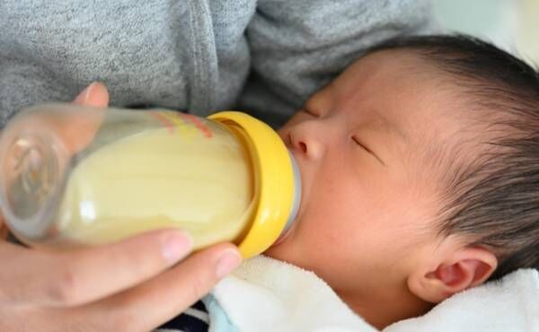 母乳が足りない あげられない 生後1週間で完全粉ミルクに 体験談 19年7月15日 ウーマンエキサイト 1 2