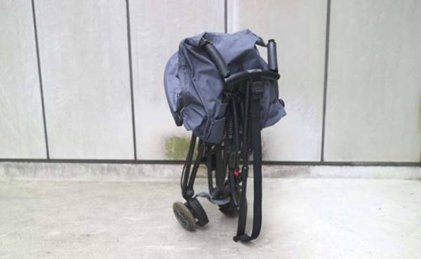 格好良くて持ち運びラク！ B型ベビーカー「クイニージャズ」が◎