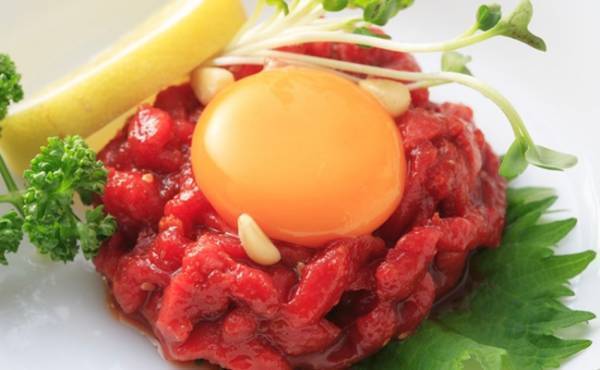 妊婦さんは生のお肉を食べられない！？お肉を食べるときに注意すべきこと