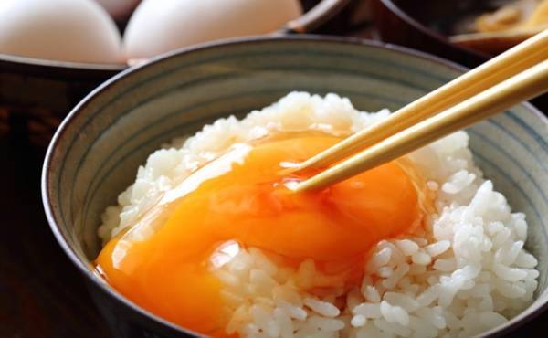 妊娠中に生卵は食べられるの？赤ちゃんのアレルギー予防との関係は？