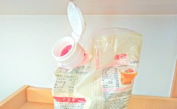 この100均グッズが便利すぎ！ ダイソーで見つけた「袋キャップ」が◎