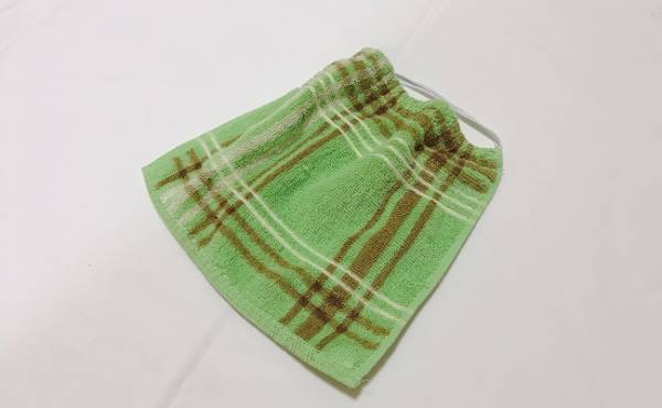 超簡単2ステップ！タオルハンカチでできる「手作りスタイ」が便利♪