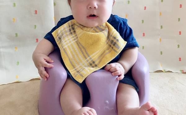 超簡単2ステップ！タオルハンカチでできる「手作りスタイ」が便利♪