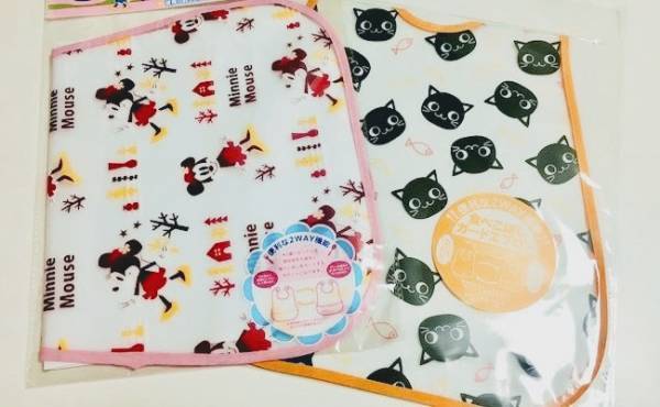 【Seria】2種類のお食事エプロンをうまく使い分けて外食も楽しく♪