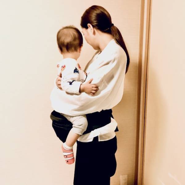 抱っこで腱鞘炎になった私を救ってくれた○○型の抱っこひもがスゴイ！